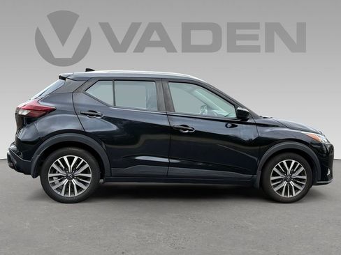 Used 2022 Nissan Kicks SV FWD image 5