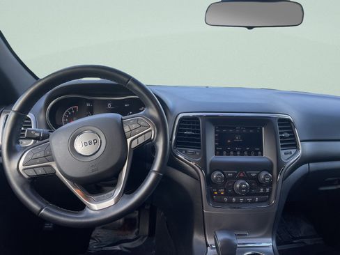 Used 2021 Jeep Grand Cherokee Laredo image 17