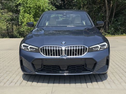 Used 2025 BMW 330i Sedan w/ M Sport Package RWD image 10
