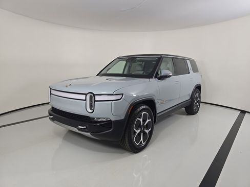 Used 2024 Rivian R1S Adventure AWD/4WD image 1