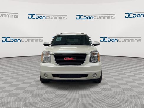 Used 2012 GMC Yukon SLT w/ SLT-2 Equipment Package image 3