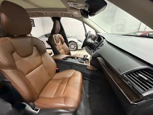 Used 2019 Volvo XC90 T6 Momentum w/ Advanced Package image 38