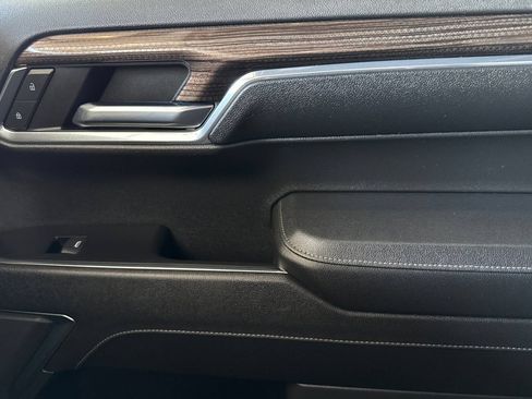 Used 2023 Chevrolet Silverado 1500 LT AWD/4WD image 18