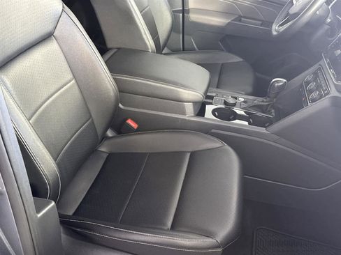 Used 2022 Volkswagen Atlas SE image 15