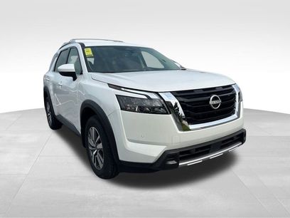 New 2025 Nissan Pathfinder SL