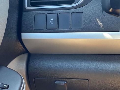 Used 2016 Toyota Camry SE FWD image 21