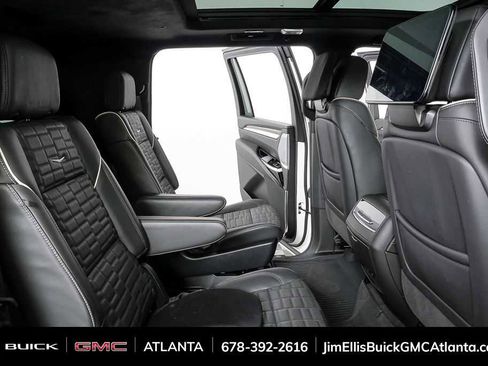Used 2025 Cadillac Escalade ESV Sport Platinum AWD/4WD image 27