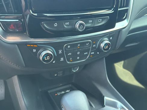 Used 2024 Chevrolet Traverse High Country FWD image 29
