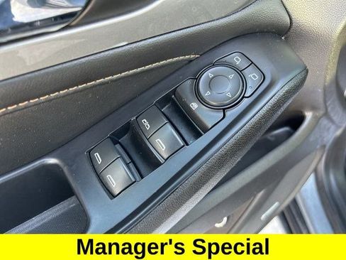 Used 2021 Chevrolet Traverse RS image 12