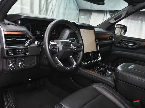 Used 2025 GMC Yukon Denali image 23