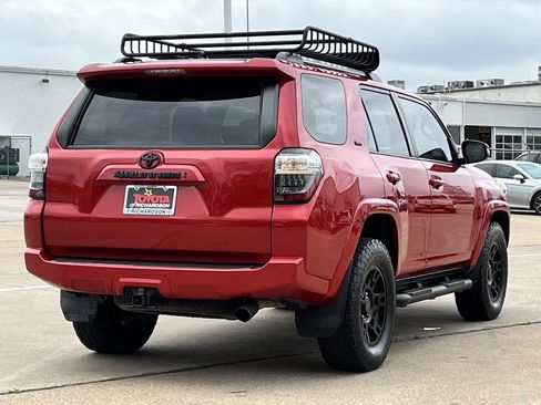 Used 2023 Toyota 4Runner SR5 Premium w/ Moonroof Package image 4