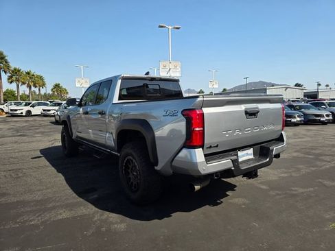 Used 2024 Toyota Tacoma TRD Off-Road w/ TRD Off Road Premium Package AWD/4WD image 11