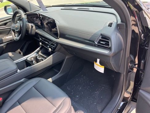 New 2026 Chevrolet Traverse LT w/ Driver Confidence Package image 40