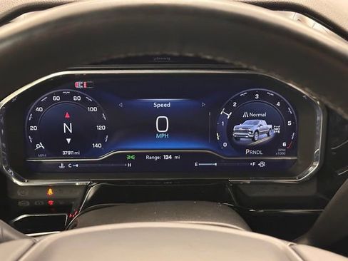 Used 2025 Chevrolet Silverado 1500 LT image 11