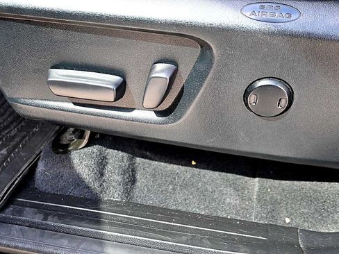 Used 2018 Toyota Tundra SR5 w/ SR5 Upgrade Package RWD image 15