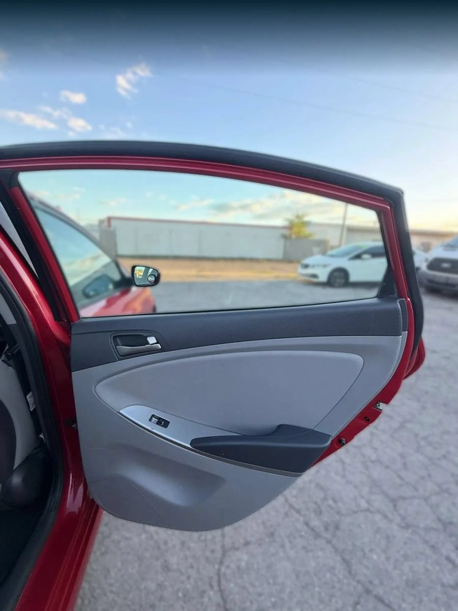 Used 2017 Hyundai Accent SE FWD image 18