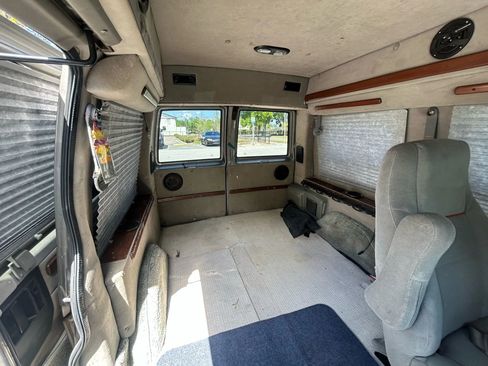 Used 2004 Chevrolet Astro RWD image 11