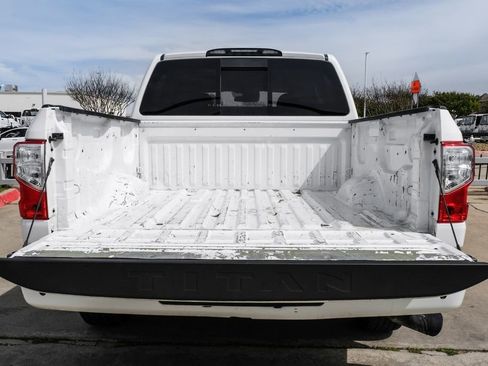 Used 2021 Nissan Titan SV image 50