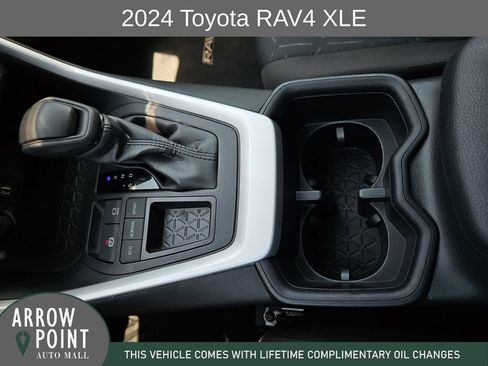 Used 2024 Toyota RAV4 XLE FWD image 28