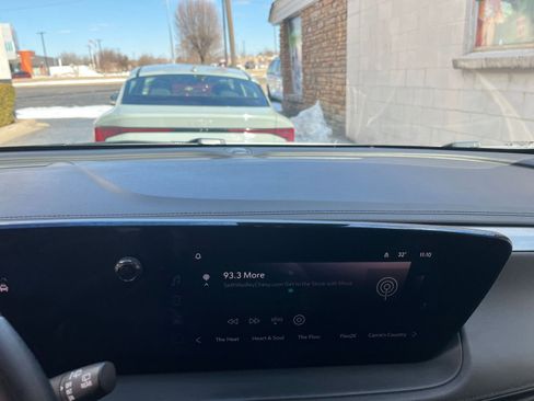 Used 2025 Buick Encore GX Preferred image 17