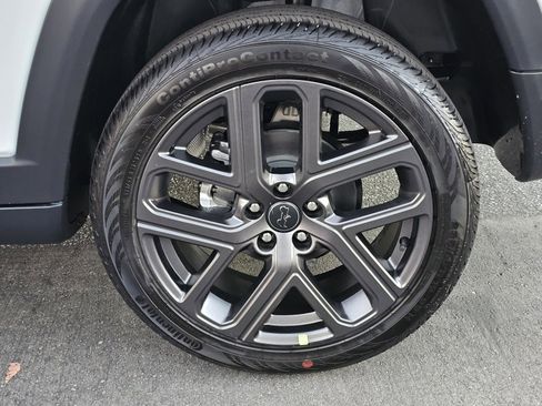 New 2026 Jeep Compass Latitude image 9