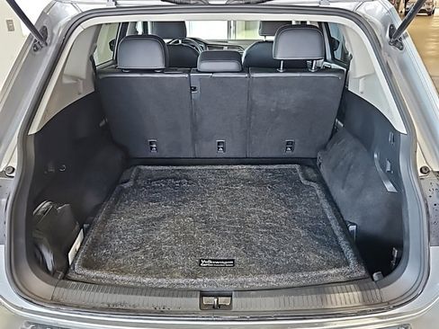 Used 2022 Volkswagen Tiguan SE image 19