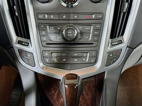 Used 2011 Cadillac SRX Luxury FWD image 16