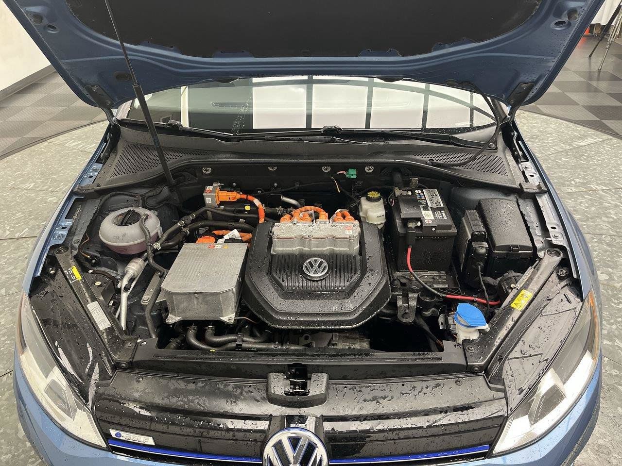 Used 2015 Volkswagen e-Golf Limited Edition FWD image 2