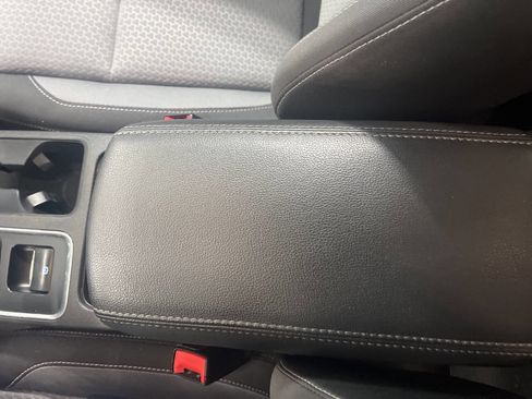 Used 2018 Ford Escape SE image 16