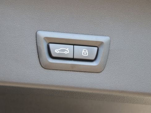 Used 2025 BMW X3 xDrive30i w/ Premium Package image 38