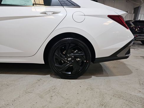 New 2026 Hyundai Elantra SEL Sport Premium FWD image 32