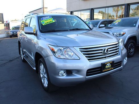 Used 2008 Lexus LX 570 4WD w/ Technology Pkg image 8