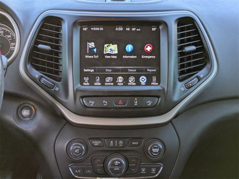 Used 2018 Jeep Cherokee Limited w/ Technology Group image 14