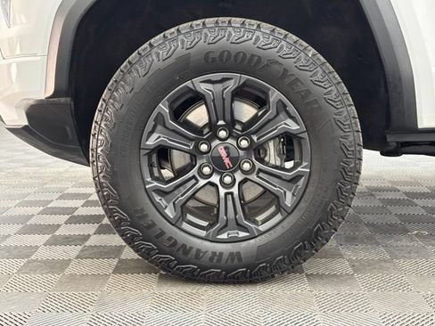 Used 2025 GMC Canyon Elevation AWD/4WD image 12