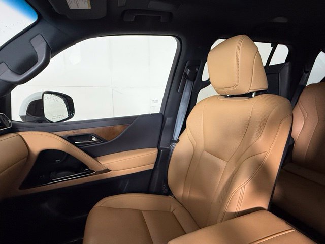 Used 2023 Lexus LX 600 4WD w/ Accessory Package (Z1) image 17