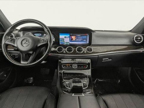 Used 2017 Mercedes-Benz E 300 4MATIC image 26