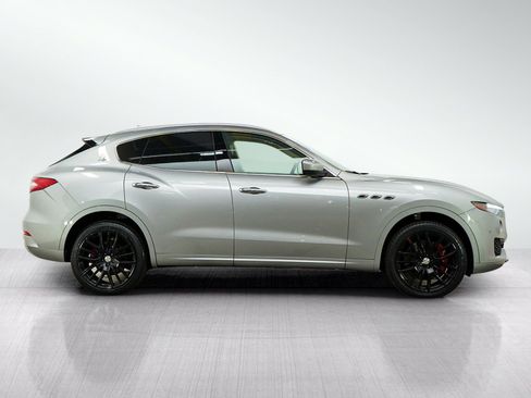 Used 2017 Maserati Levante S AWD/4WD image 6