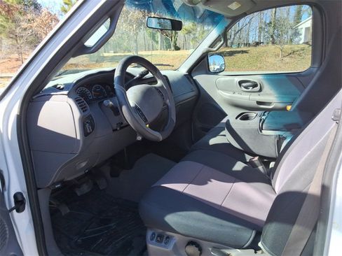 Used 2001 Ford F150 2WD Regular Cab image 12