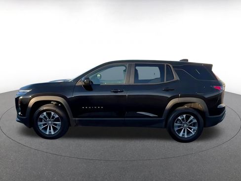 Used 2025 Chevrolet Equinox LT image 9