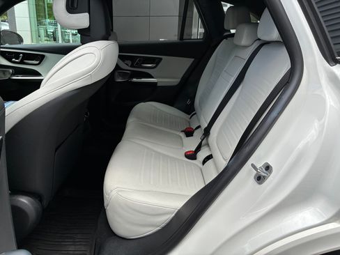 Used 2023 Mercedes-Benz GLC 300 4MATIC image 27