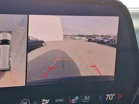 Used 2025 Chevrolet Suburban Premier image 4