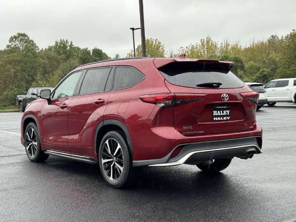 Used 2022 Toyota Highlander XSE FWD image 24