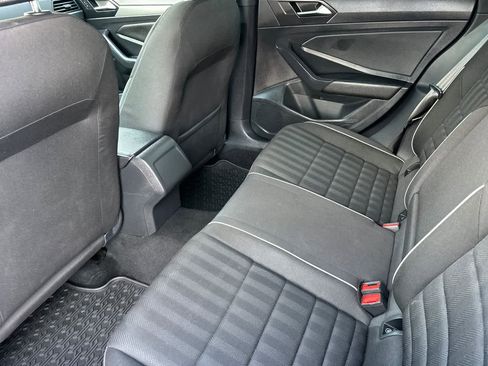 Used 2022 Volkswagen Jetta Sport image 4