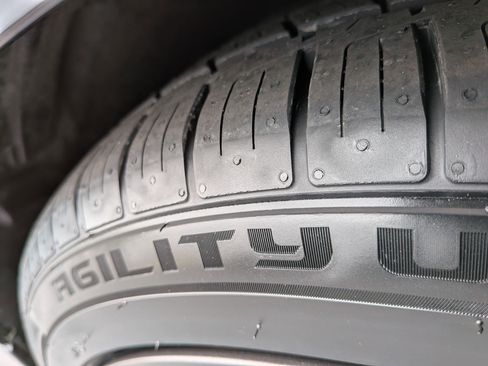 Used 2016 Dodge Challenger R/T Scat Pack w/ Leather Interior Group image 10