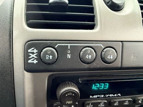 Used 2011 Chevrolet Colorado LT image 11