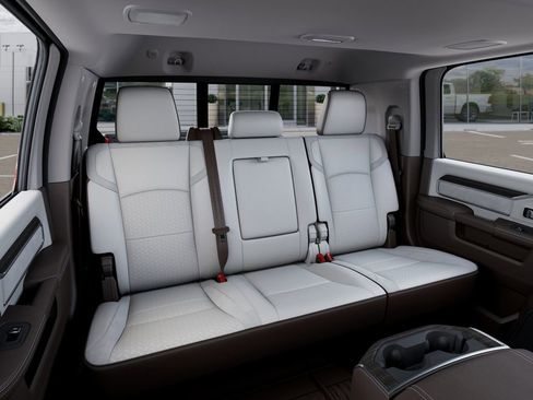 New 2026 RAM 2500 Laramie AWD/4WD image 15