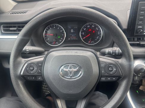 Certified 2022 Toyota RAV4 XLE w/ Convenience Package image 5