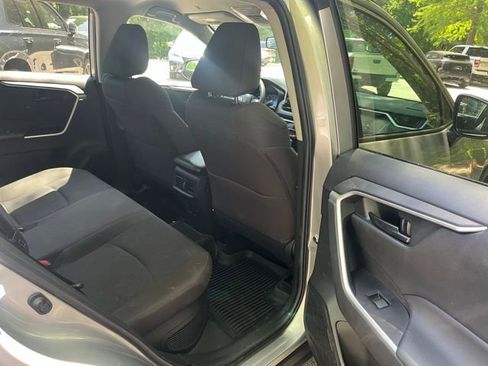 Used 2023 Toyota RAV4 LE AWD/4WD image 12