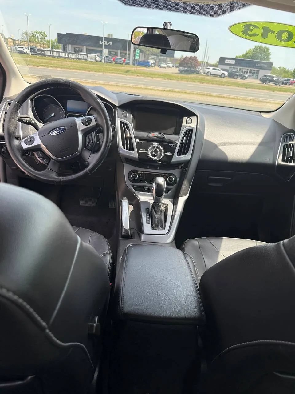 Used 2013 Ford Focus Titanium w/ Titanium Handling Pkg FWD image 5