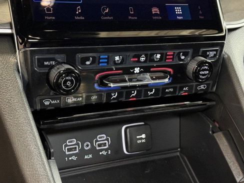 New 2025 Jeep Grand Cherokee Limited w/ Luxury Tech Group II image 29